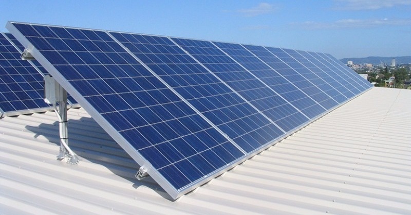 Több mint 185 millió forintból épült naperőmű Jászágón