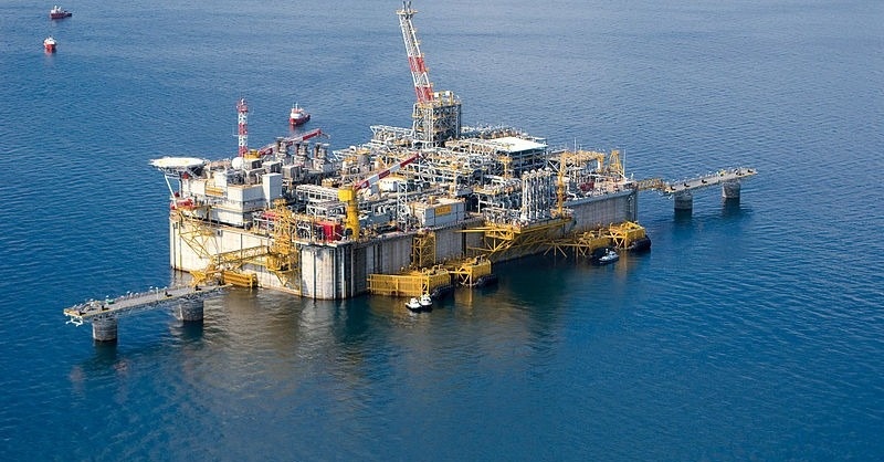 Úszó LNG-terminált avatott a Gazprom