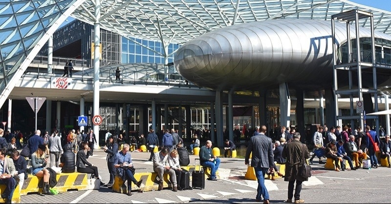 Nyárra csúszik a Mostra Convengo