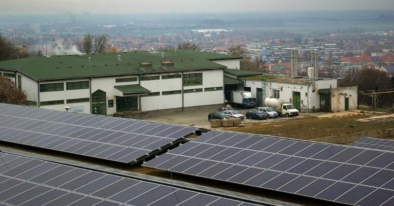 Tolna megye fél milliárdot kap napelemekre