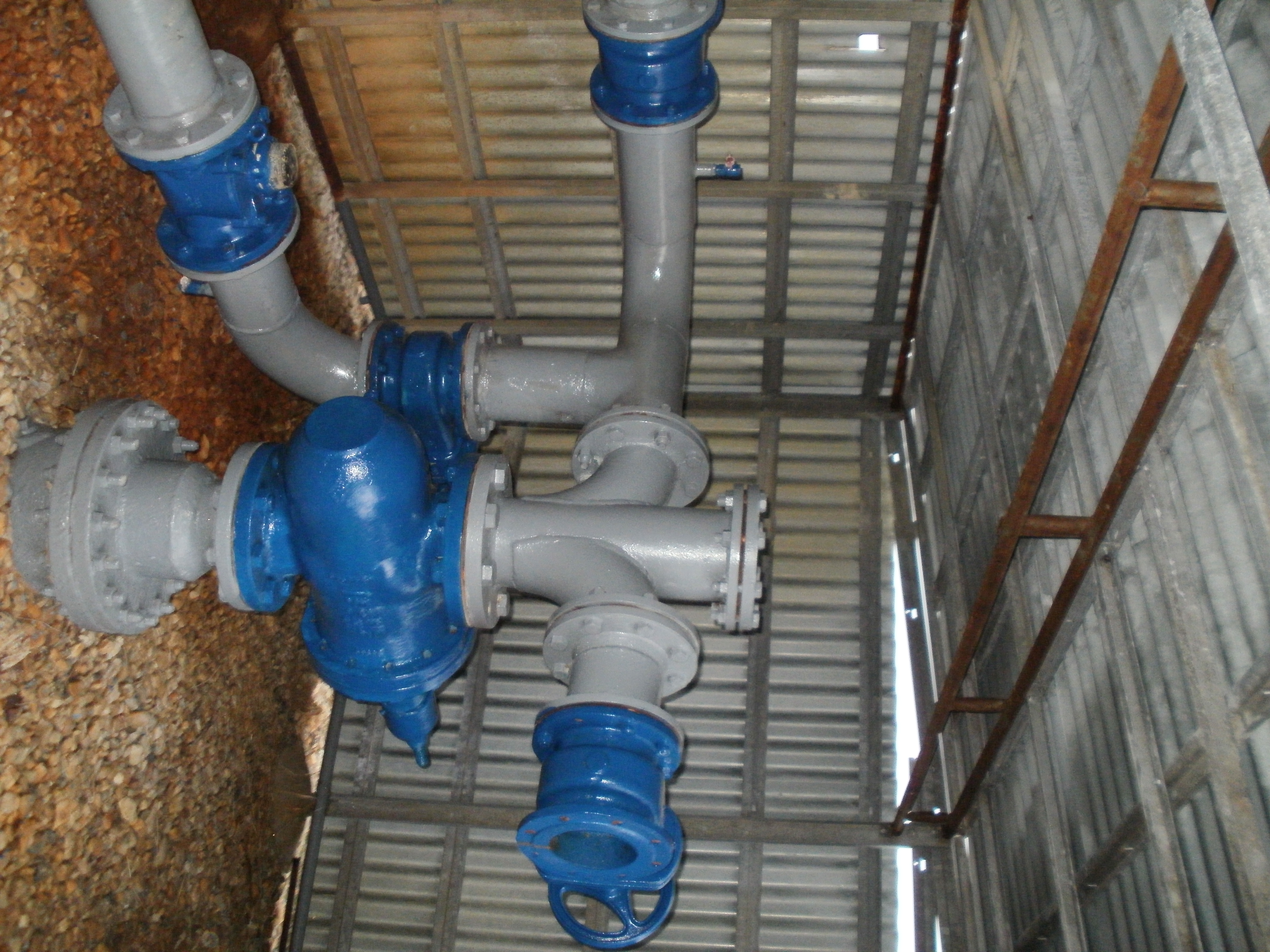 A lehűlt termálvíz a GPR-1 sz. visszasajtoló kúton keresztül jut a rétegbe