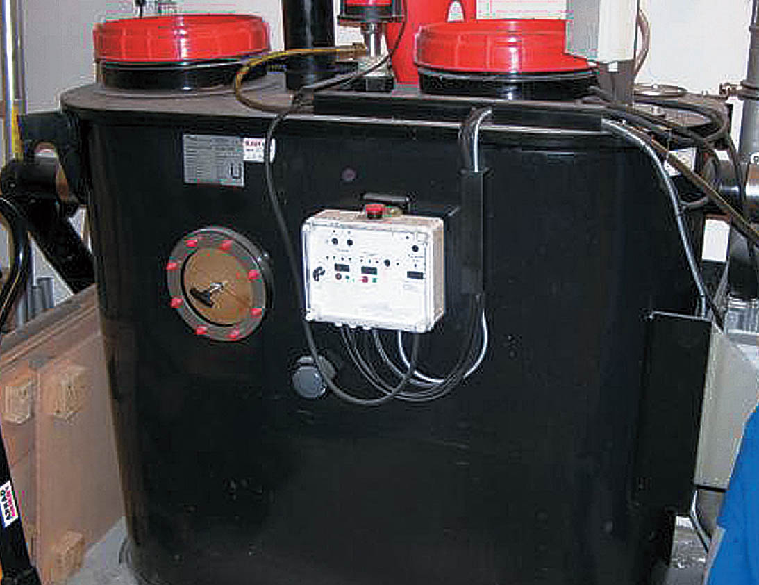 A típusválasztás során a legfontosabb szempont, hogy a technológiai 
helyiségek alatt van-e gépészeti tér, ahol a beltéri berendezések 
elhelyezhetők.