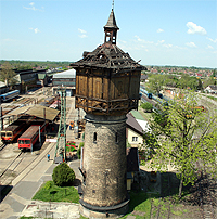 4. kép: A 109 éves Intze-torony a Szolnoki Járműjavító Vállalat területén egykor gőzmozdonyokat szolgált ki. Fotó: Balloide Kft.