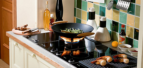 Az indukciós főzőlap többet tud...